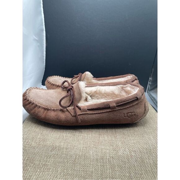 UGG Dakota Chestnut Brown Suede Slippers Moccasins Sheepskin Size US 8 Women - Picture 3 of 10